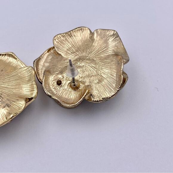 Vintage Large Textured Gold Tone Flower Rhinestone Earrings - Picture 10 of 12